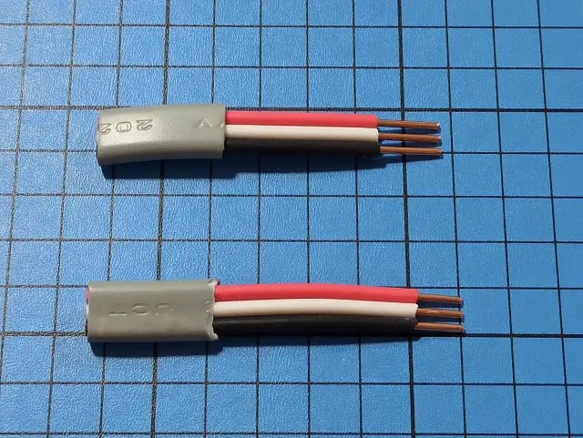 P-958とP-929で被覆を剥いたVVF1.6 3Cケーブルの比較